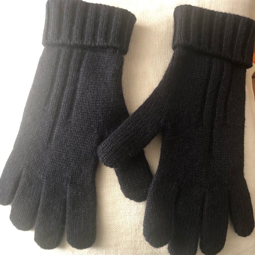 Hermès men’s wool/cashmere knit gloves- like new!
